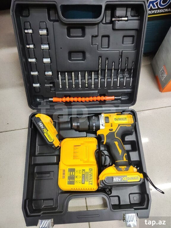 Drel "DeWALT" — 1